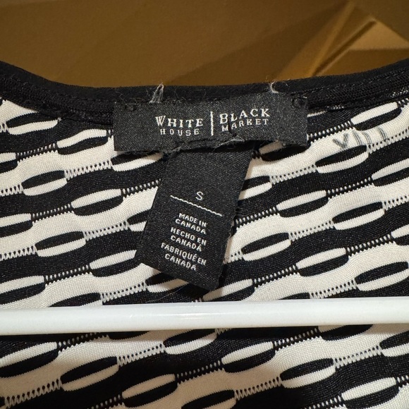 White House Black Market Monochrome Wave Tank Top - Picture 2 of 3